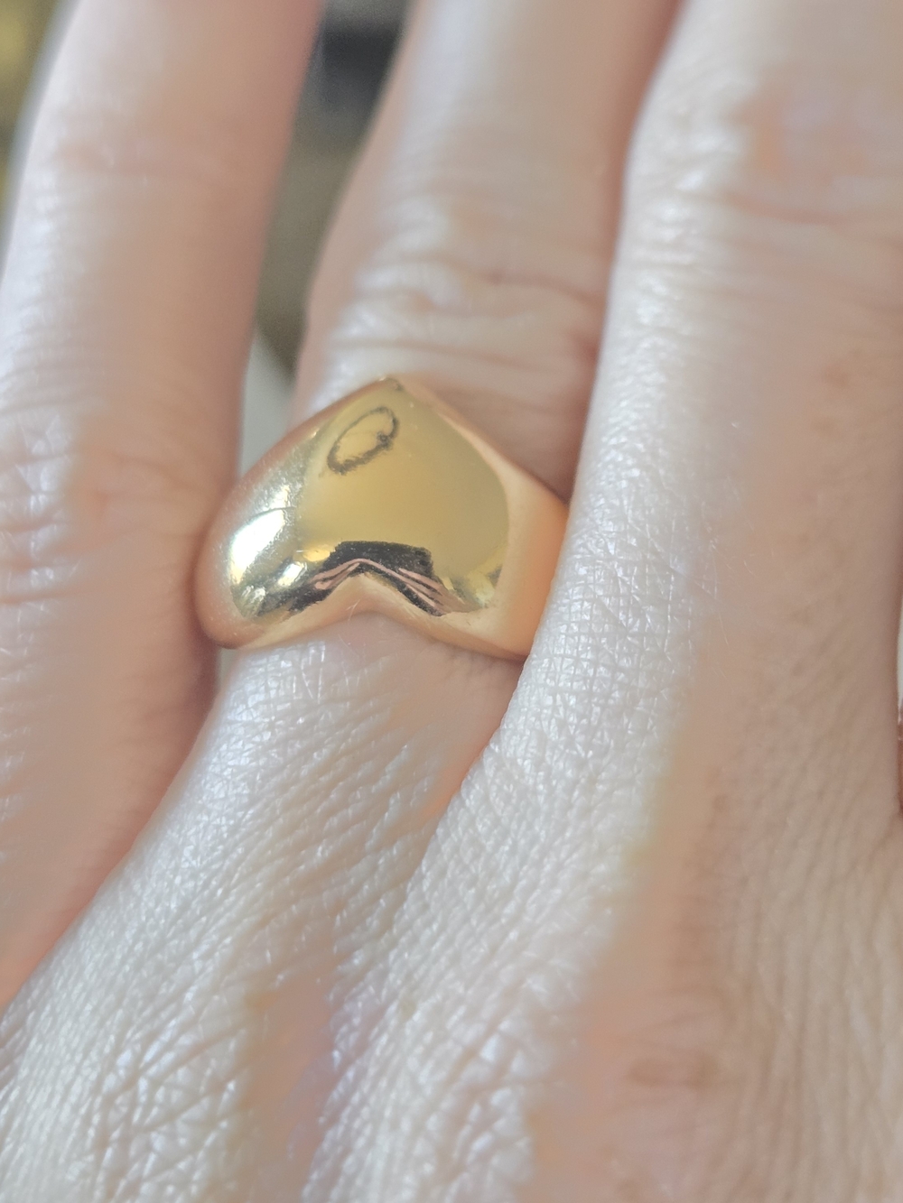 Set of 3 Gold Tone Statement Rings Size 6 Heart Dome Ribbed Gift Box - Picture 3 of 5
